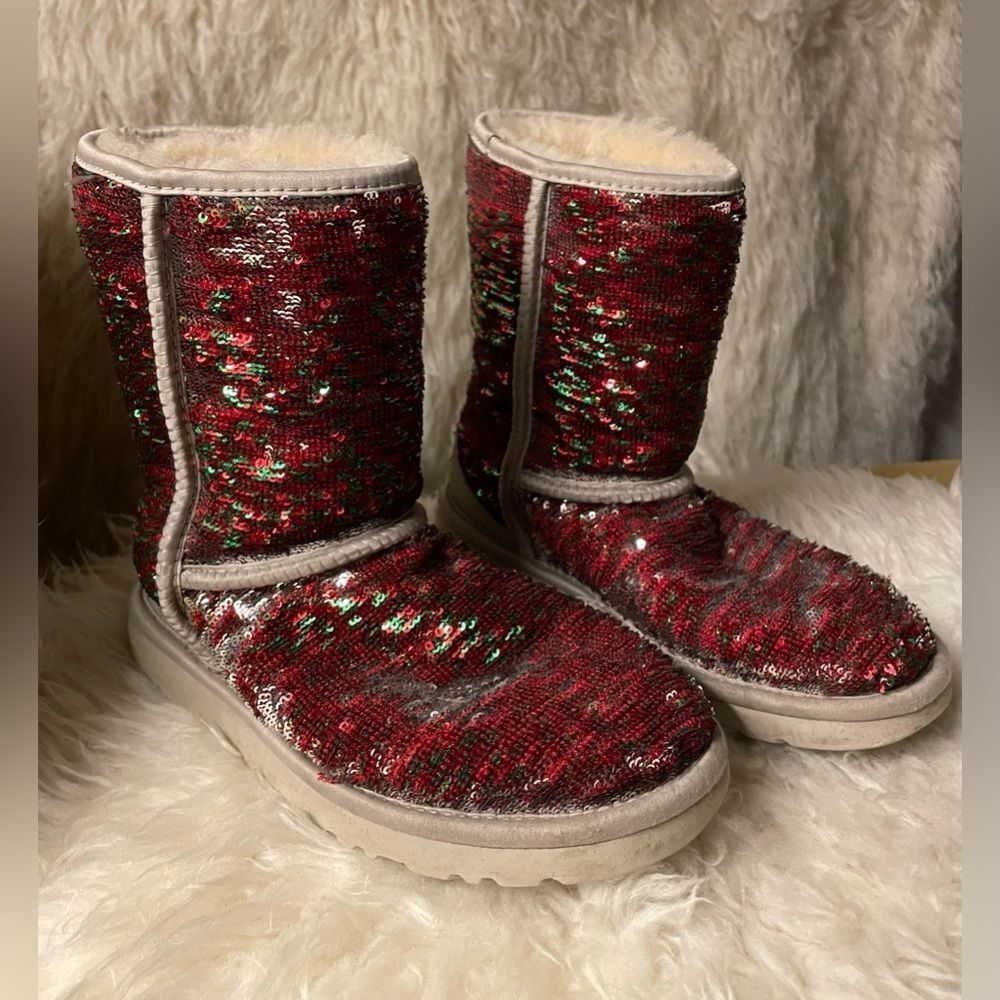 Ugg Reversible Sequin Winter Boot Red,Green,Silver Shearling Size 6